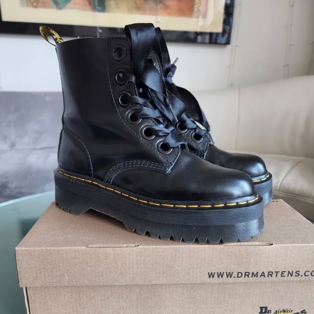 Dr. Martens Molly 24861001 Quad Retro Boots Women's Us 8 / Eu 39 Black Buttero.
